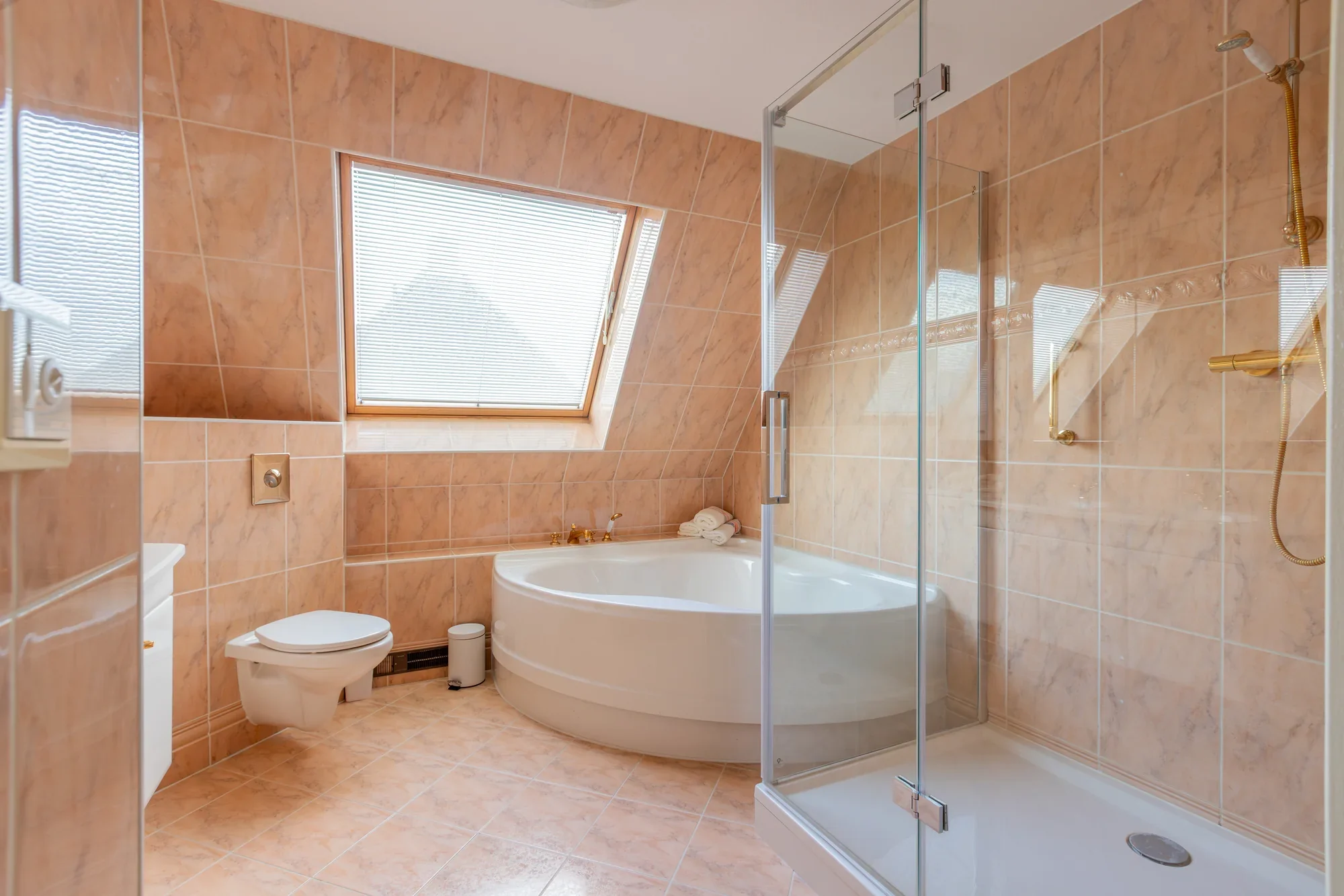 Before van een badkamer virtual staging in Amsterdam