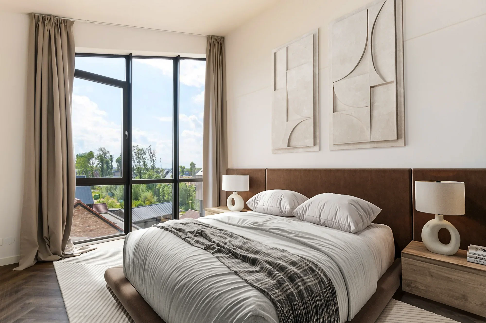 Virtual staging slaapkamer Muiden met tweepersoonsbed, lederen hoofdbord en panoramisch raam